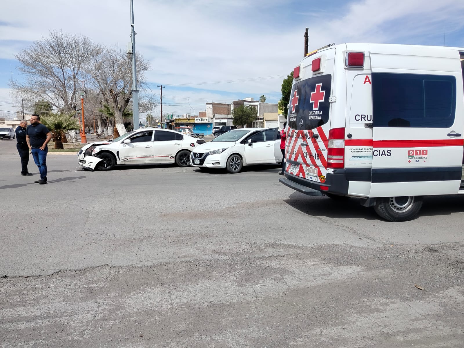 Daños por 200 mil pesos dejó choque; falta de precaución la causa