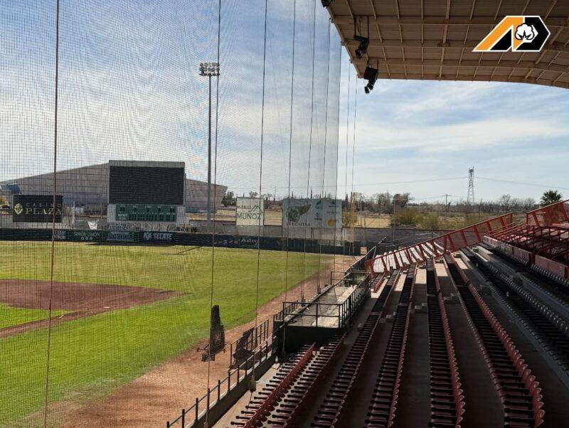 Concluye instalación de nueva malla ciclónica en el Gran Estadio Delicias