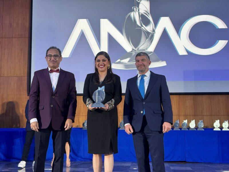 Recibe alcaldesa de Meoqui galardón nacional