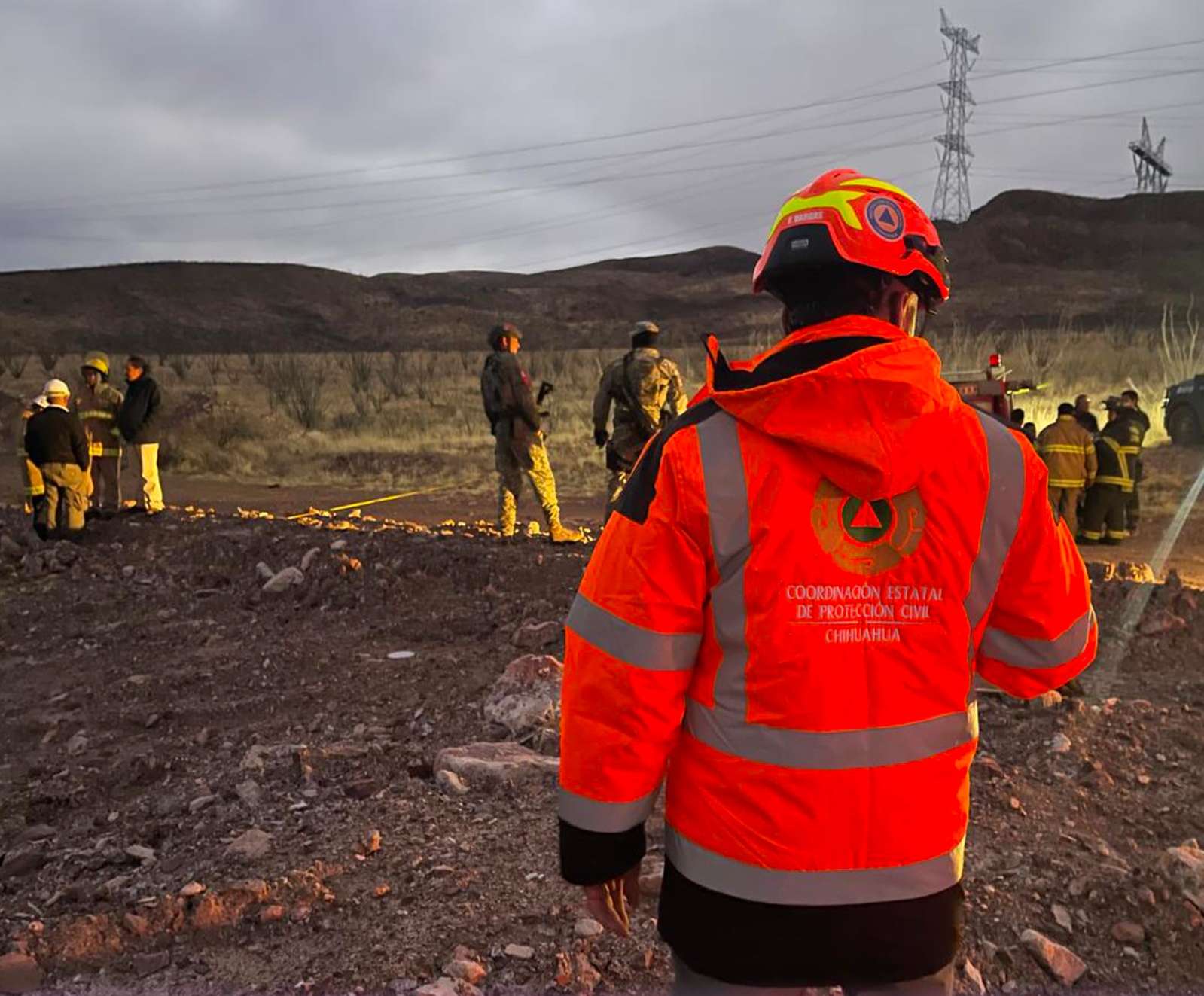 INFIERNO EN LA CARRETERA! ???? Estalla ducto de PEMEX: Confirman un muerto y un desaparecido