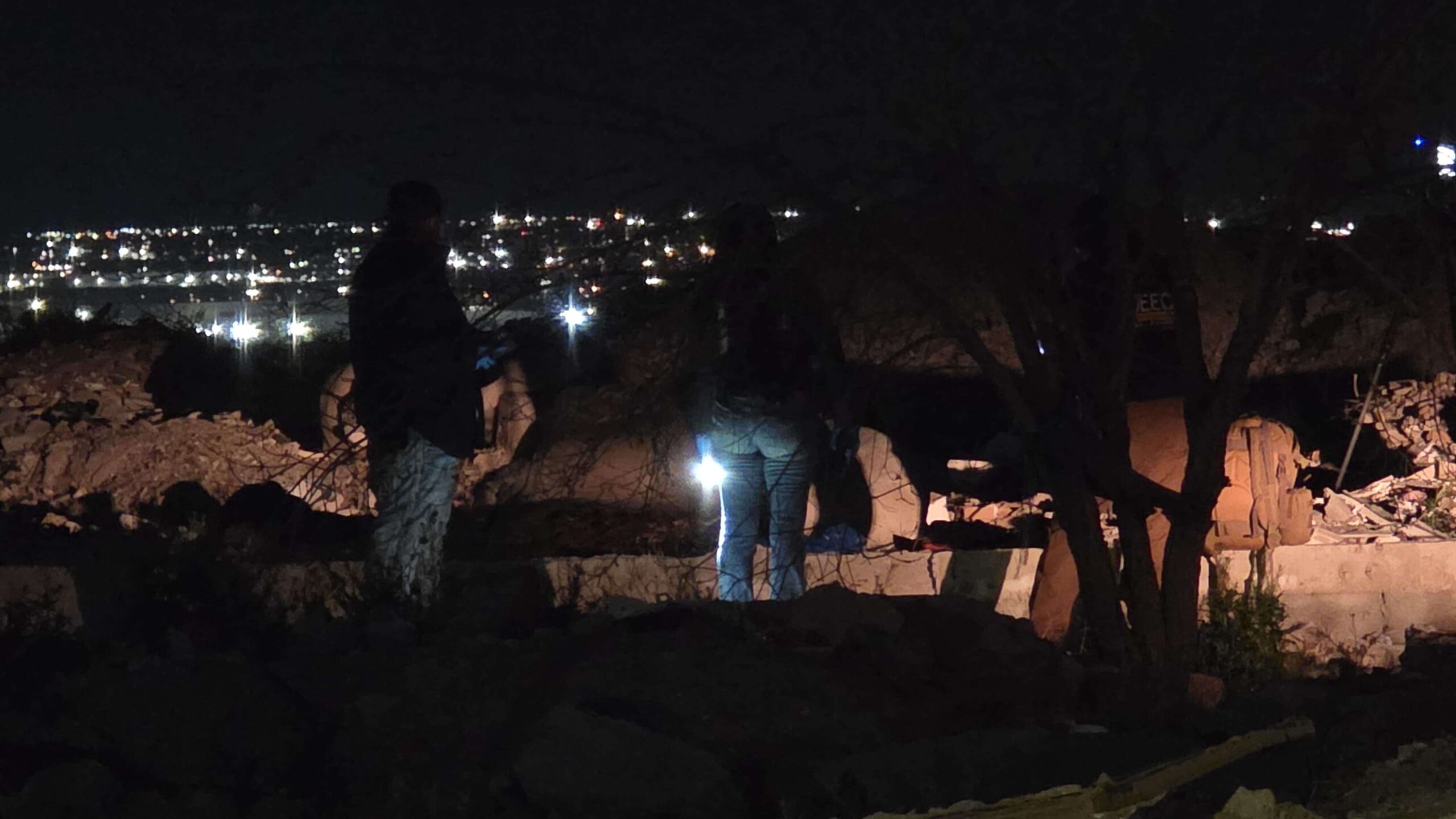 ¡LO MATARON EN LA CALLE! ???? Vecinos hallan cuerpo con impactos de bala esta mañana; aseguraron potente casquillo