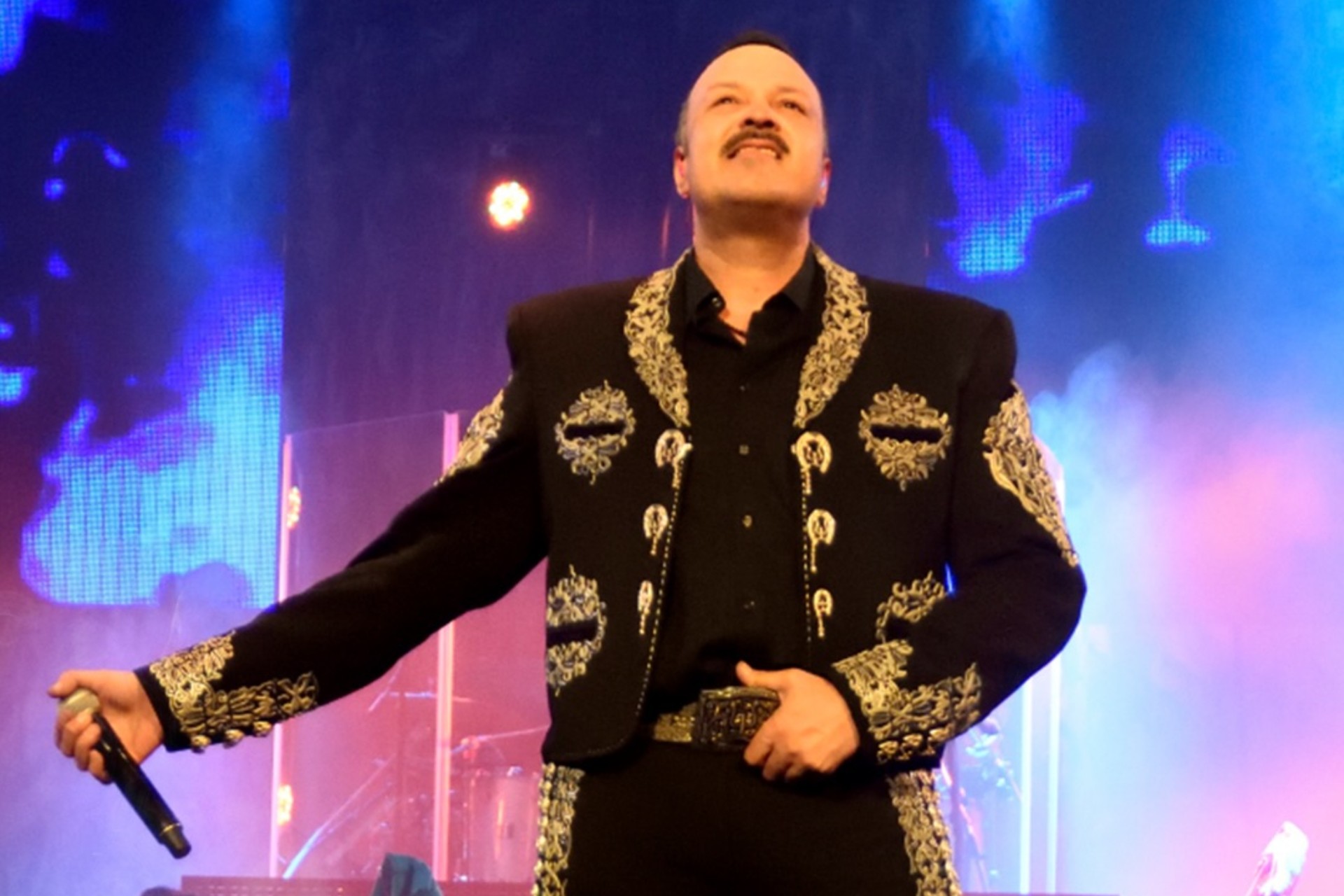 Cantante Pepe Aguilar aclara situación tras ataque en zona cercana a su casa en Zacatecas