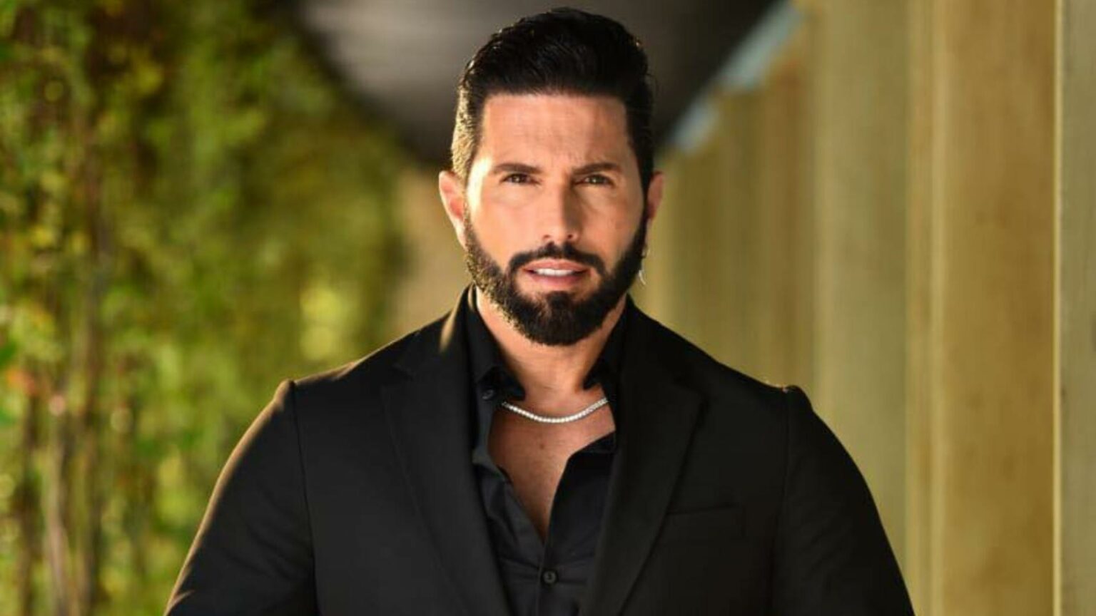 Poncho de Nigris denuncia amenazas de muerte y pide protección para su familia