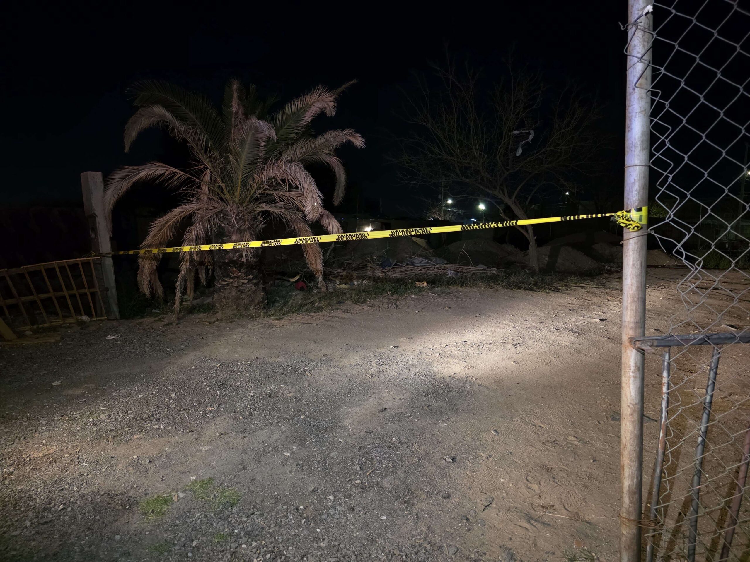 ???? ¡LO HALLAN EN UNA TAPIA! ???? Reportan balazos y horas después localizan cuerpo con droga. ????