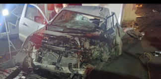TRAGEDIA EN LA CARRETERA: Un muerto y un lesionado de Saucillo tras brutal choque contra tráiler