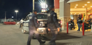 ¡PÁNICO EN EL SÚPER!: Mujer toma cuchillo de exhibición y apuñala a dos empleadas en Delicias