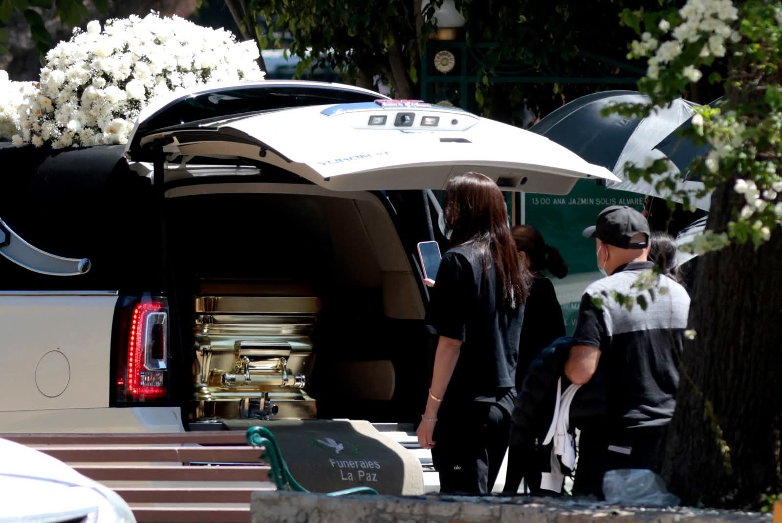 Despiden a Nemesio Oseguera «El Mencho» con ataúd bañado en oro y coronas de lujo en Jalisco