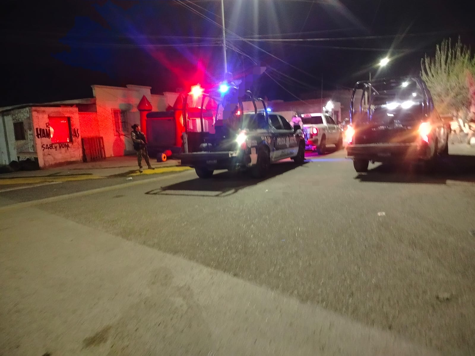 ????RIÑA EN FIESTA FAMILIAR EN LOS CIPRESES????: Fuerte movilización policiaca