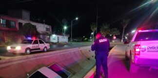 Perdió en control de su vehículo y se precipitó al canal