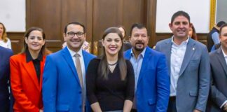 Recibe Miriam Soto reconocimiento en Guía Consultiva