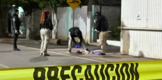 ¡MACABRO ATAQUE! Dron arroja cabeza humana frente al Banco del Bienestar; el impacto fue devastador