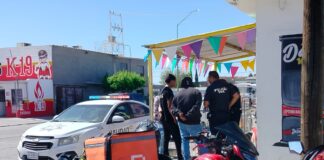 ¡DOBLE TRAGEDIA!: Imprudencia deja a motociclista herido y sin su herramienta de trabajo en la Av. 10 Sur