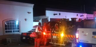 CARGADOR DE MALA CALIDAD PROVOCA INCENDIO EN VIVIENDA; pérdidas totales en una recámara