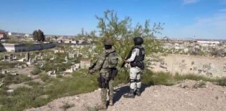 ¡MACABRO HALLAZGO! Localizan cuerpo embolsado junto a la barda de un panteón.