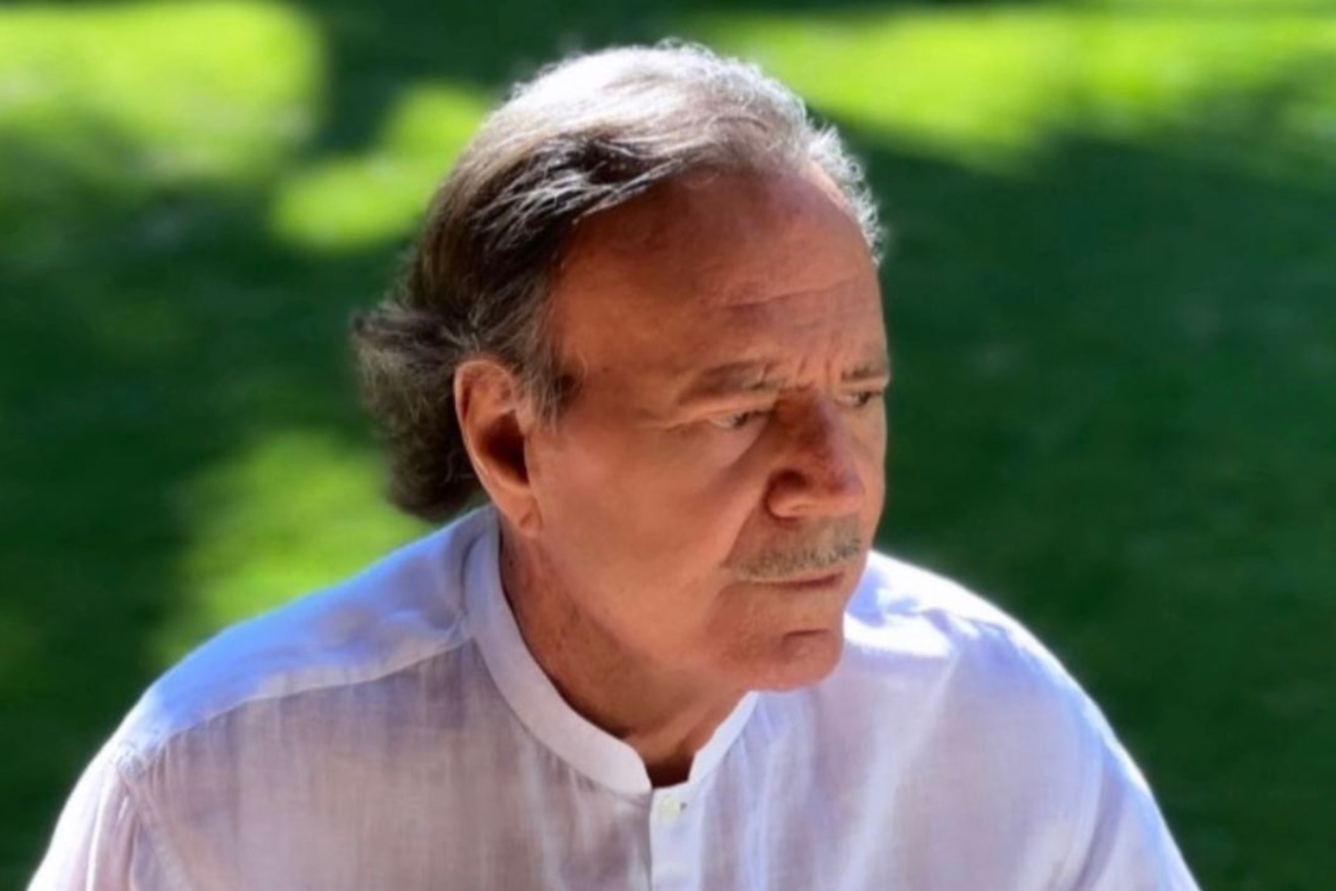 Julio Iglesias demanda a diario español y lo acusa de “montaje” sobre sus abusos sexuales