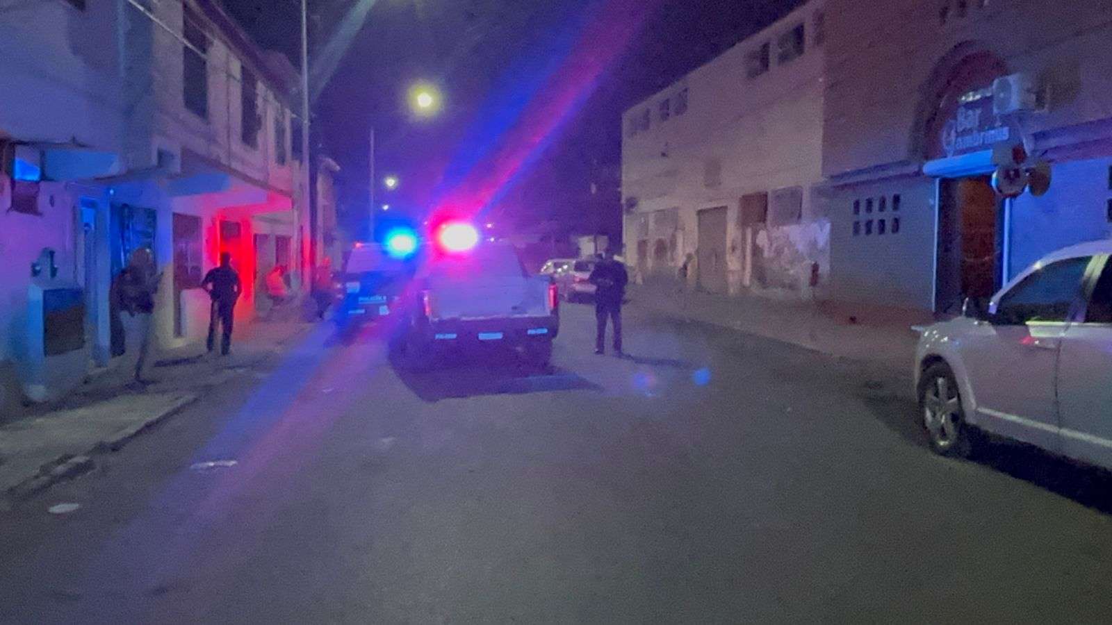 Fallece hombre de 64 años por probable infarto en bar de la zona centro