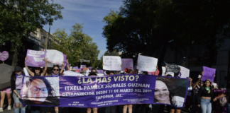 Madres buscadoras visibilizan su lucha por desaparecidos en el 8M