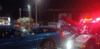 ¡DEUDAS Y CÁRCEL!: Destroza su Mustang tras choque contra camioneta; calculan daños por 200 mil pesos