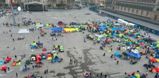 CNTE instala plantón en el Zócalo; blindan Palacio Nacional con vallas