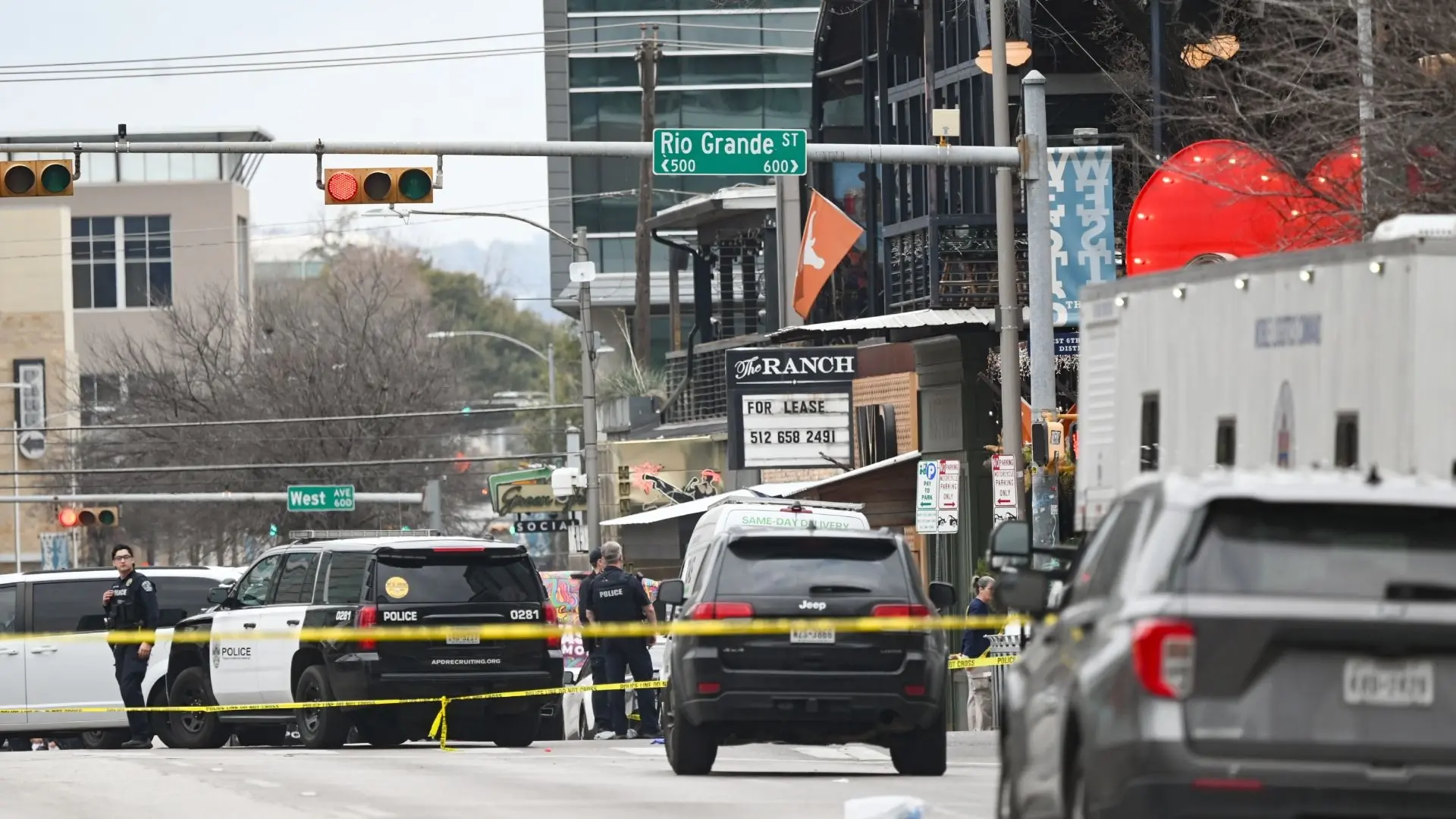???? ¡MASACRE EN EL BAR! ???? Tiroteo masivo deja 3 muertos y 17 heridos en zona turística.