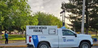 Localizan a hombre sin vida en concurrido parque; cámaras de seguridad captaron el momento