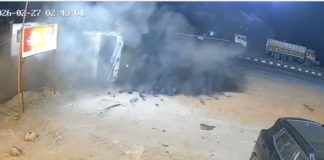 TRAGEDIA MORTAL: Camión de carga aplasta camioneta y deja saldo de cuatro personas sin vida; captan fuerte video del impacto