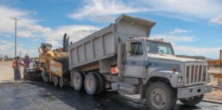 Avance estratégico: Jesús Valenciano impulsa pavimentación en la Fernando Baeza para nueva conexión a Saucillo