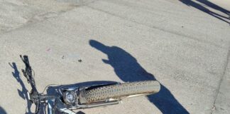 El error de rebasar por la derecha: El impacto económico y legal tras el choque en Meoqui este martes