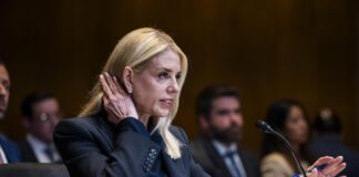 Pam Bondi, la leal fiscal general que se quemó por defender a Trump y perdió su confianza