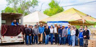 Entrega alcaldesa 1 mil 200 pollitas ponedoras a familias de Meoqui