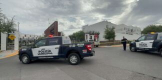 Sujetos armados ejecutan a hombre a bordo de su pick up; disparan con ráfagas de grueso calibre