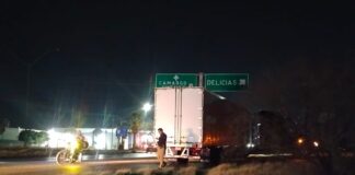 ¡POR FALTA DE DIÉSEL!: Tráiler queda «encampanado» en el Puente del Caracol